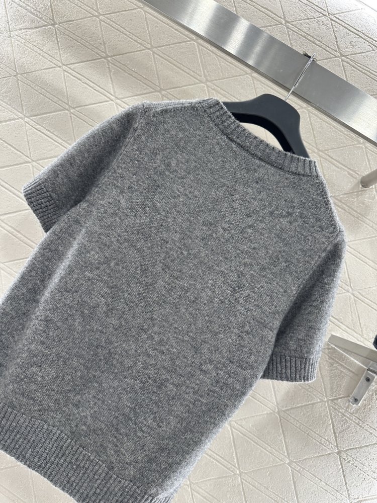 Футболка жіноча фото 4