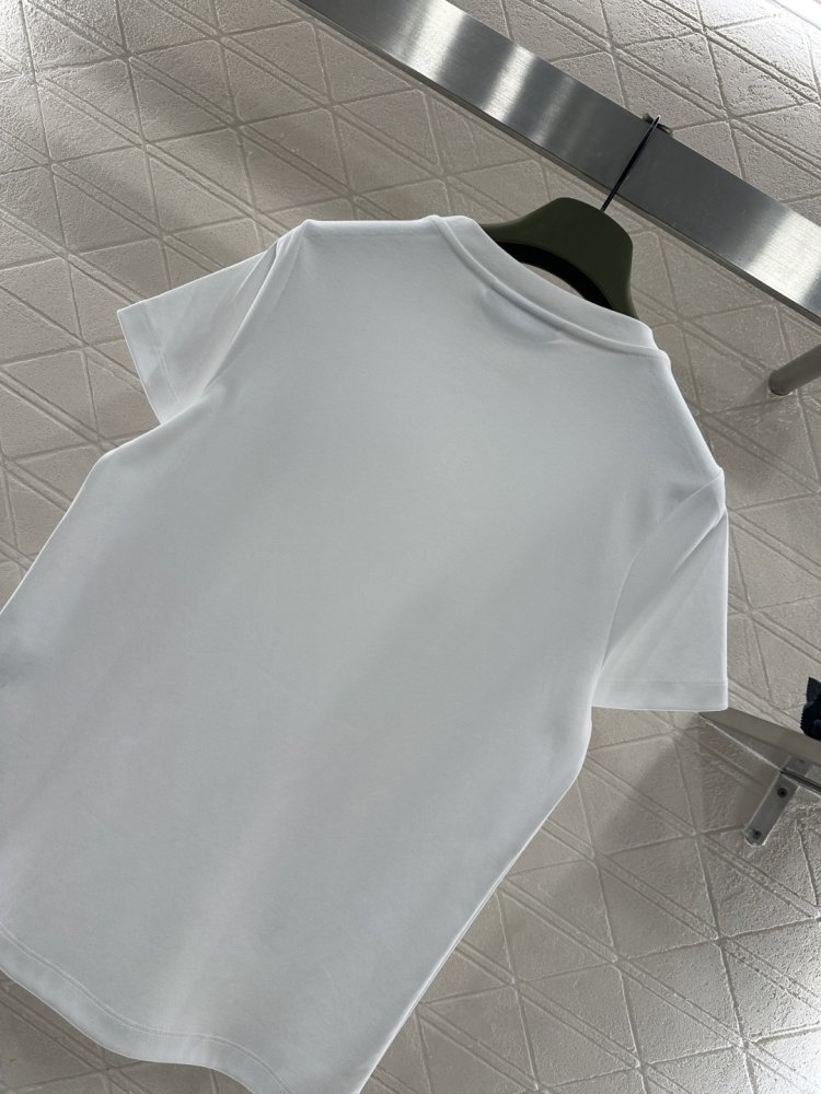 T-shirt women's фото 4