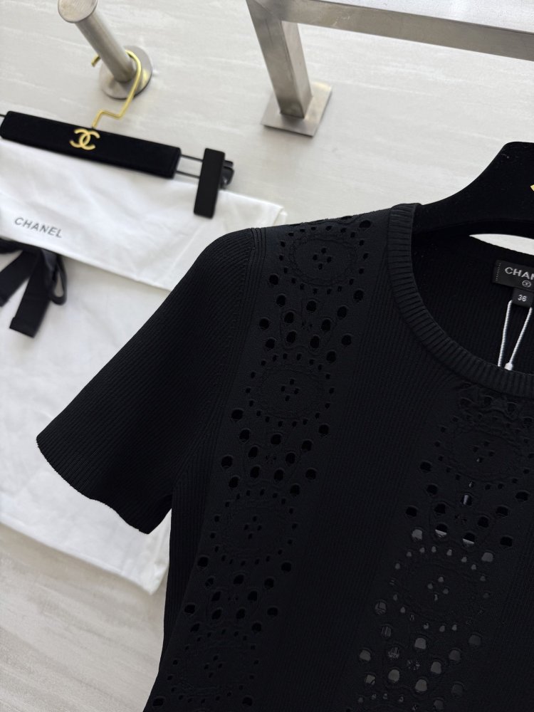 Футболка жіноча фото 5