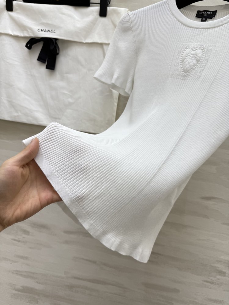 Футболка жіноча фото 5