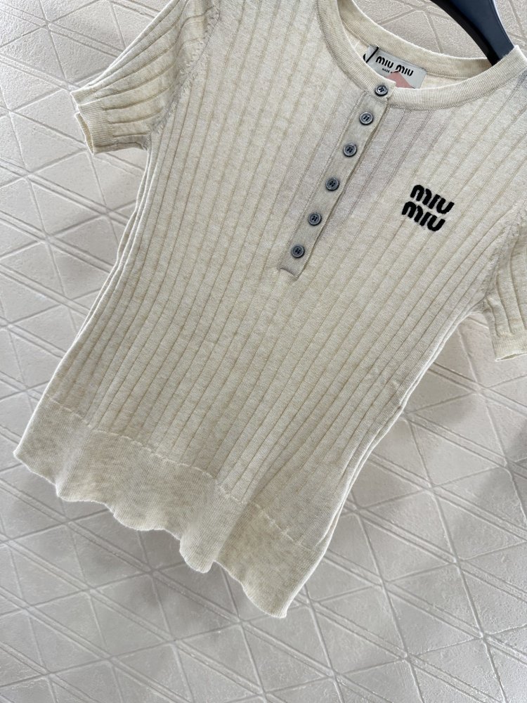 Футболка жіноча фото 5