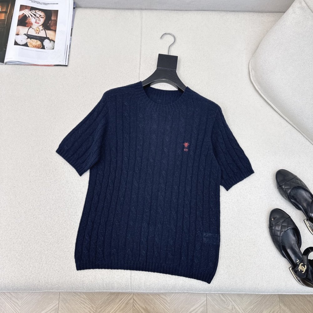 T-shirt women's фото 5