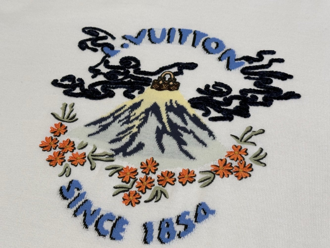 T-shirt women's фото 5