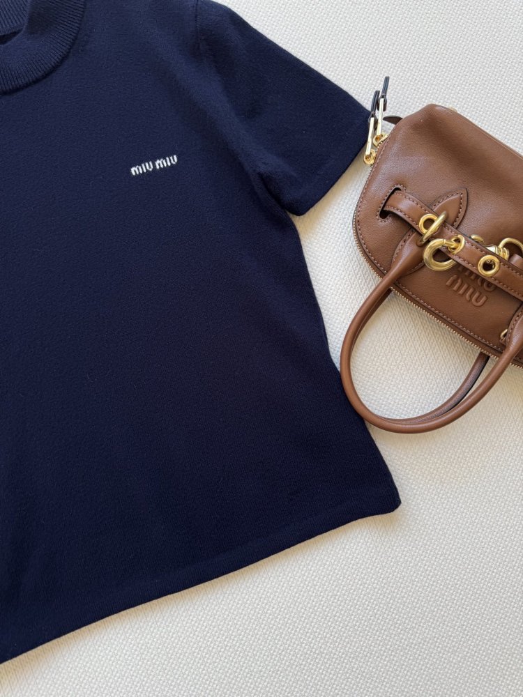 T-shirt women's фото 5