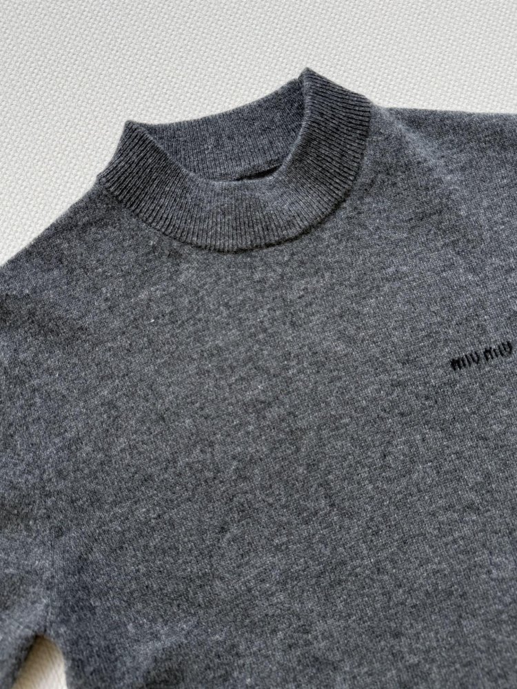 T-shirt women's фото 5