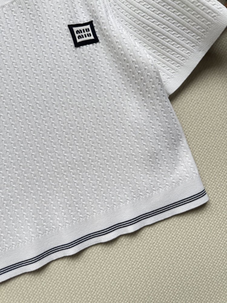 T-shirt women's фото 5