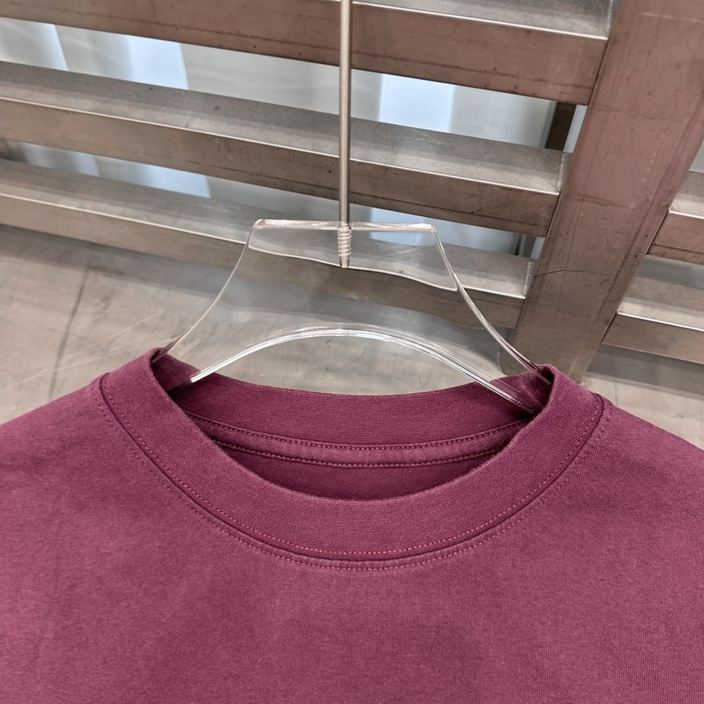 T-shirt women's фото 5