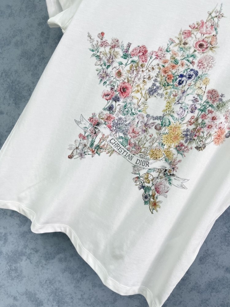 T-shirt women's фото 5