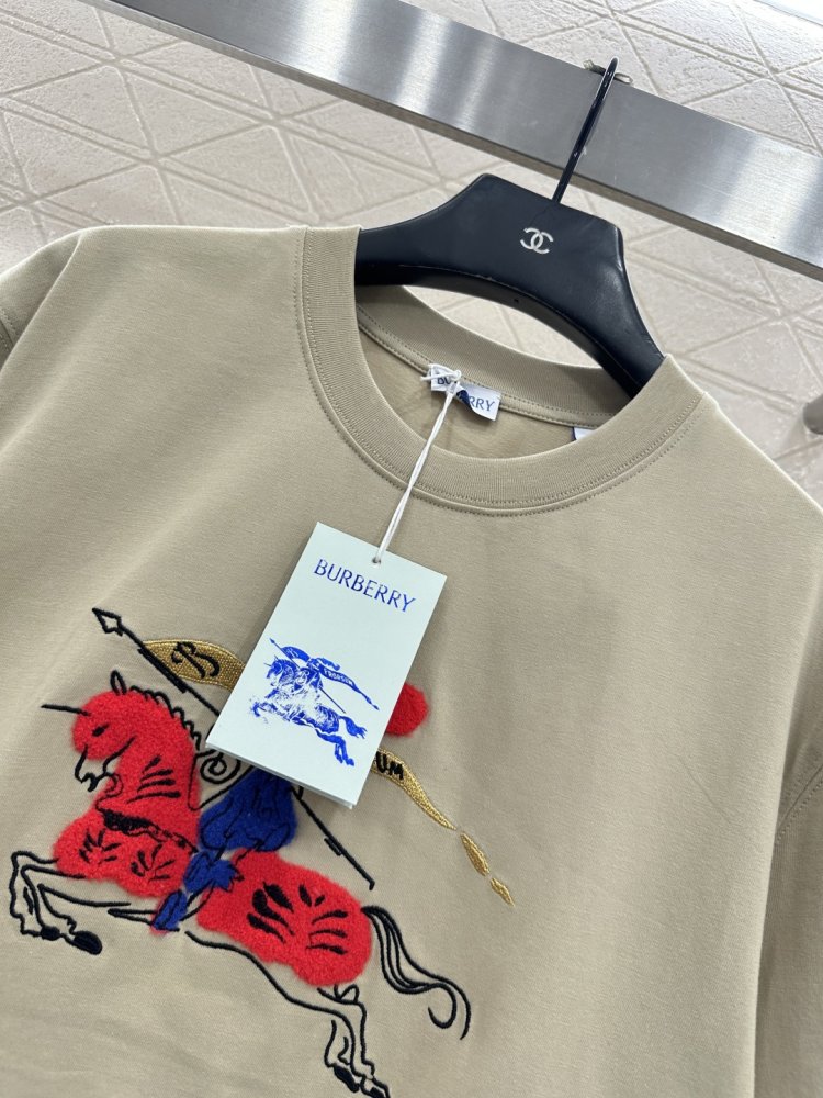 T-shirt women's фото 5