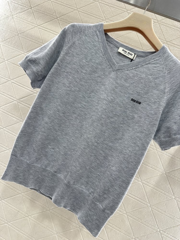 T-shirt women's фото 5