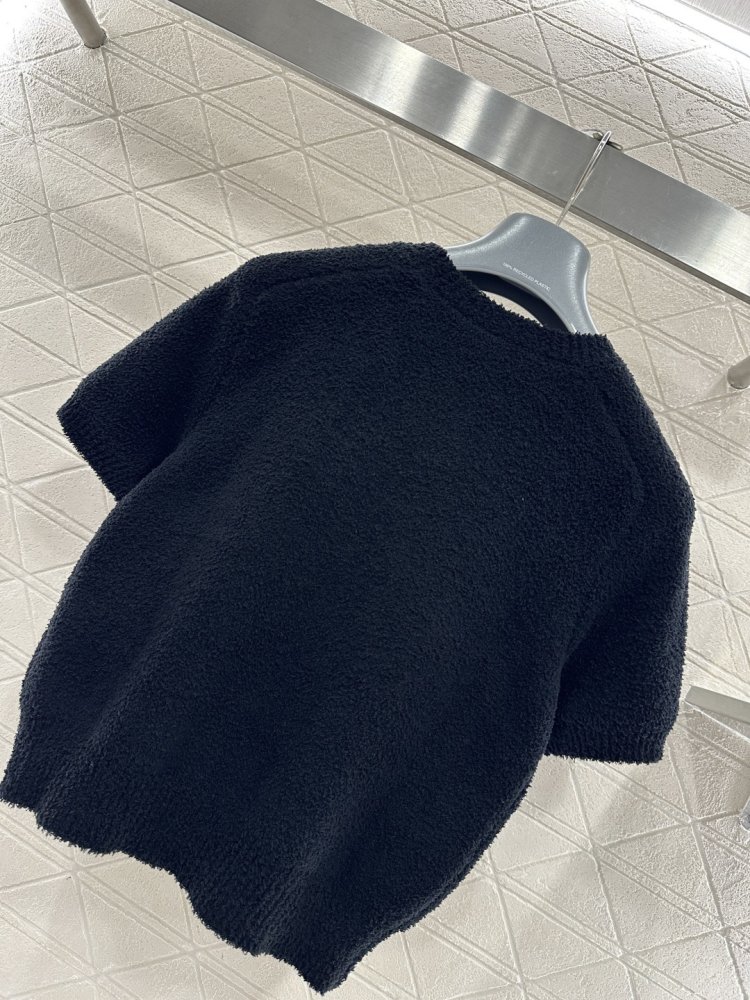 Футболка жіноча фото 5