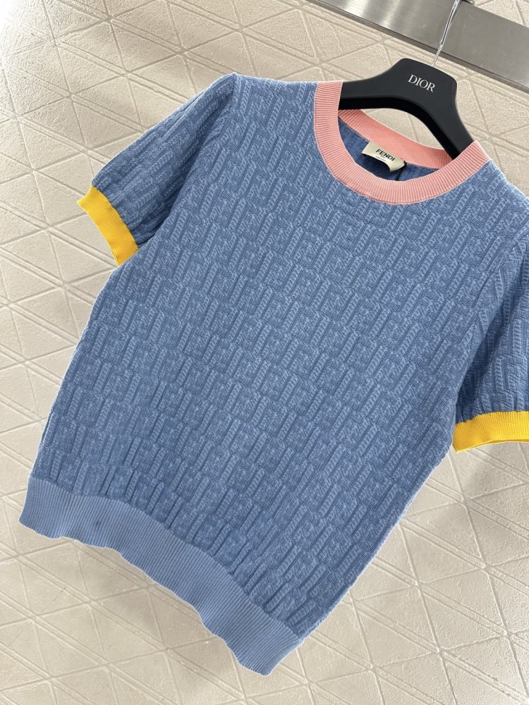 Футболка жіноча фото 5