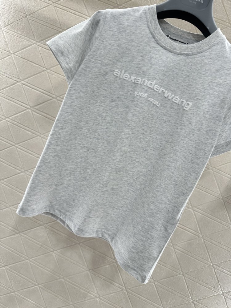 Футболка жіноча фото 5