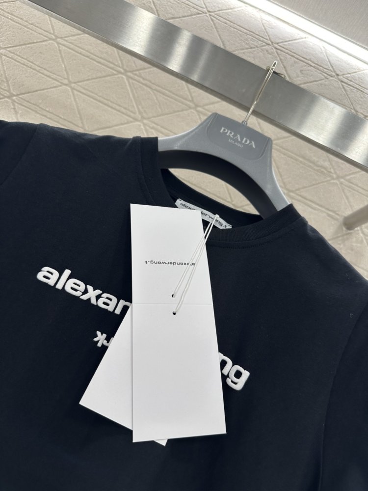 Футболка жіноча фото 5