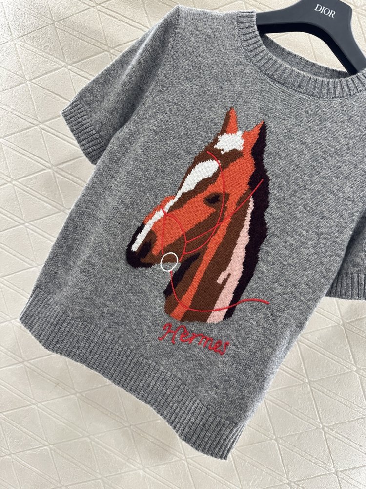 Футболка жіноча фото 5