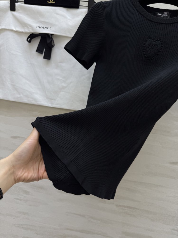 Футболка жіноча фото 6