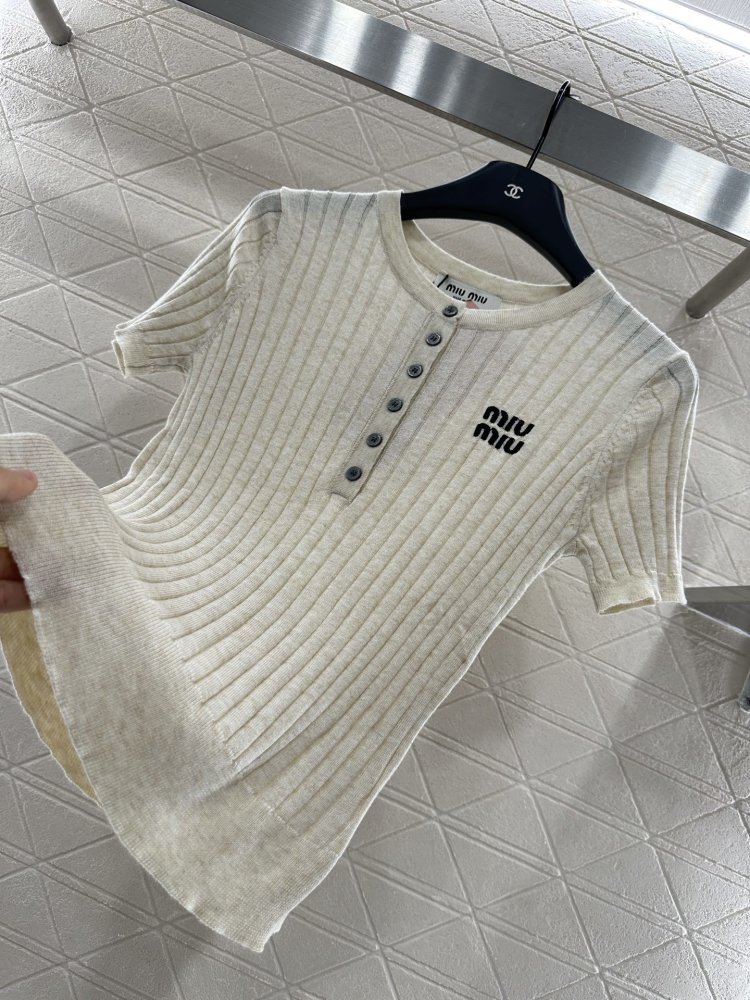 Футболка жіноча фото 6