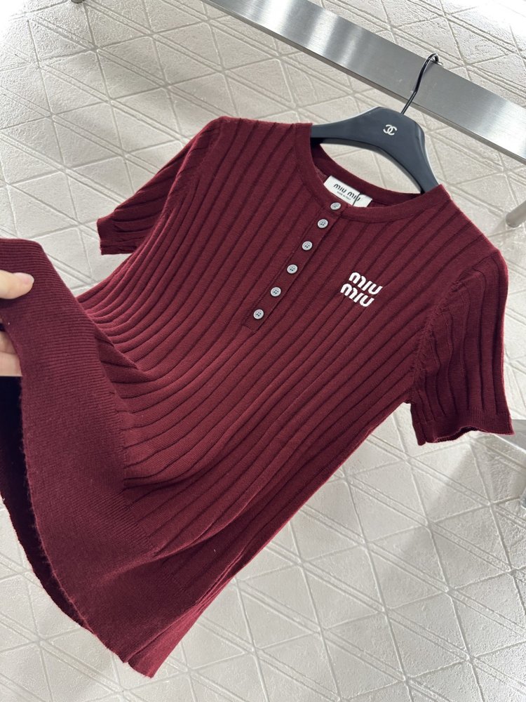 Футболка жіноча фото 6