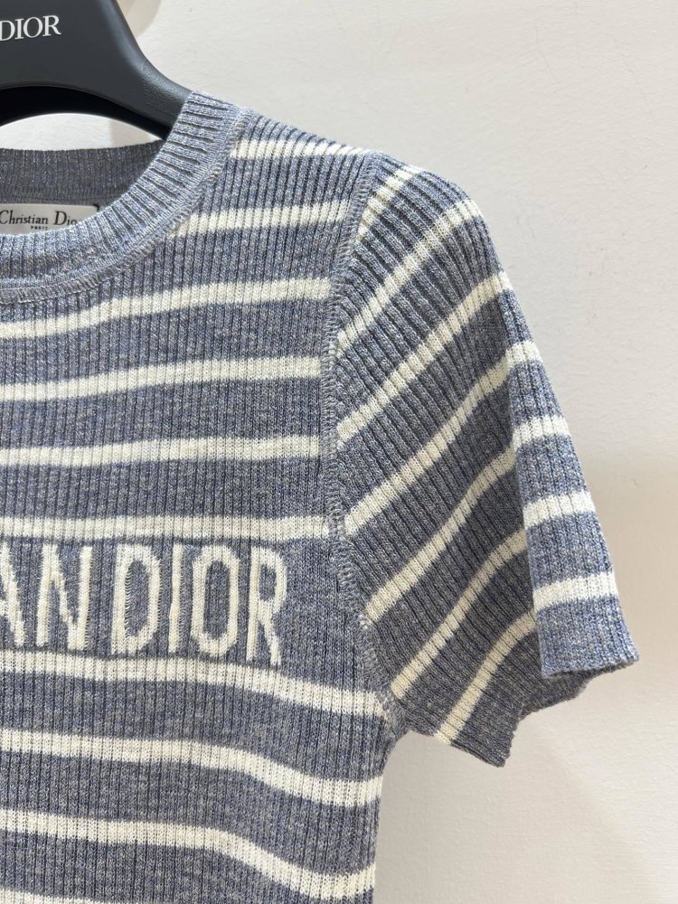 Футболка жіноча фото 6