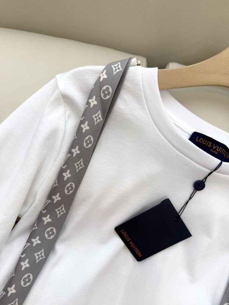 Футболка жіноча фото 6