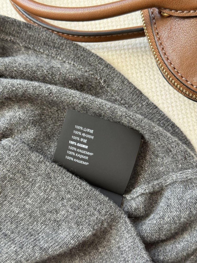 T-shirt women's фото 6