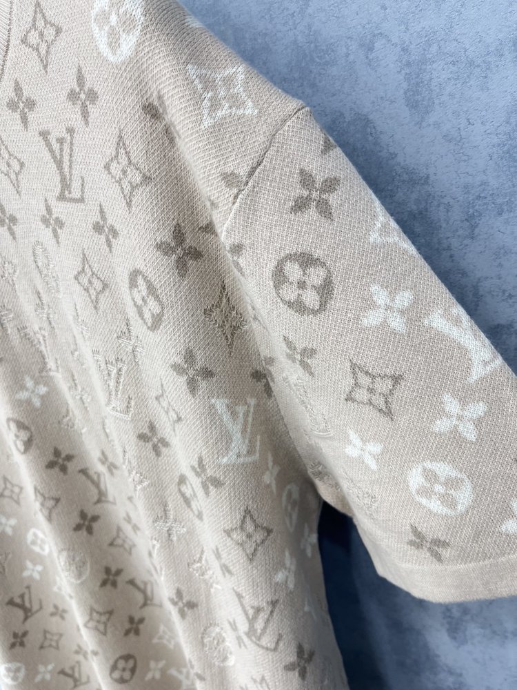 Футболка жіноча фото 6