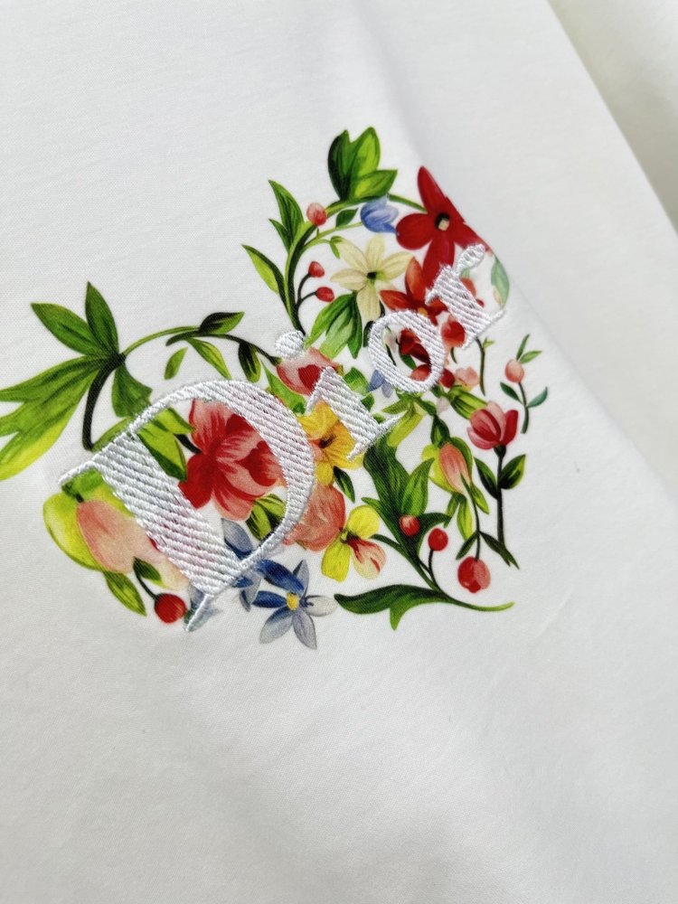 Футболка жіноча фото 6