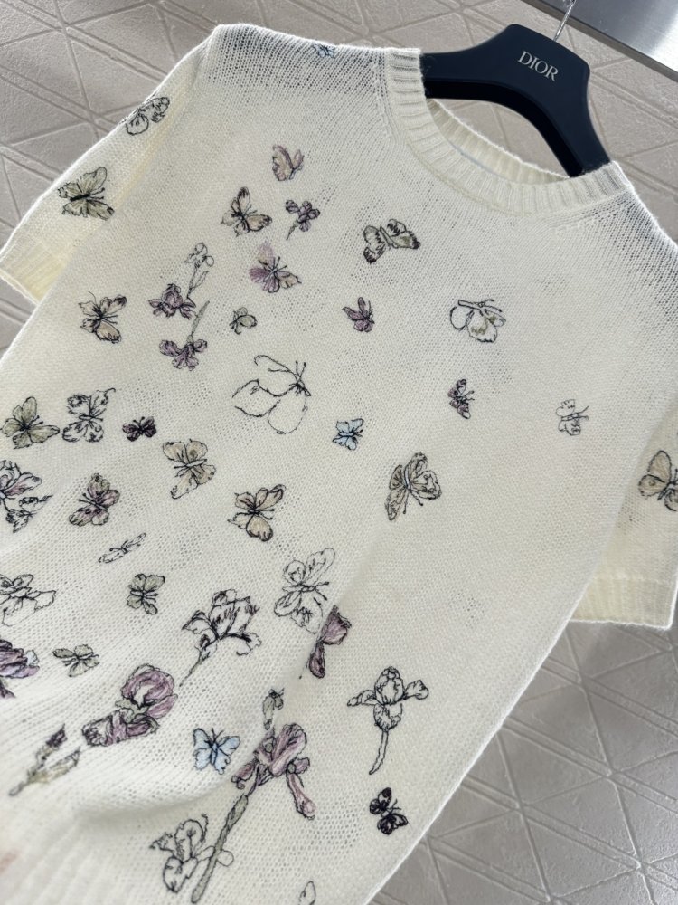 Футболка жіноча фото 6