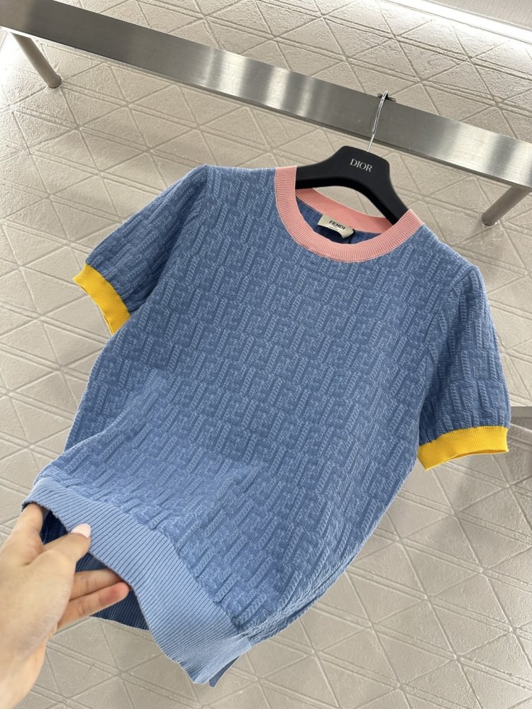 Футболка жіноча фото 6