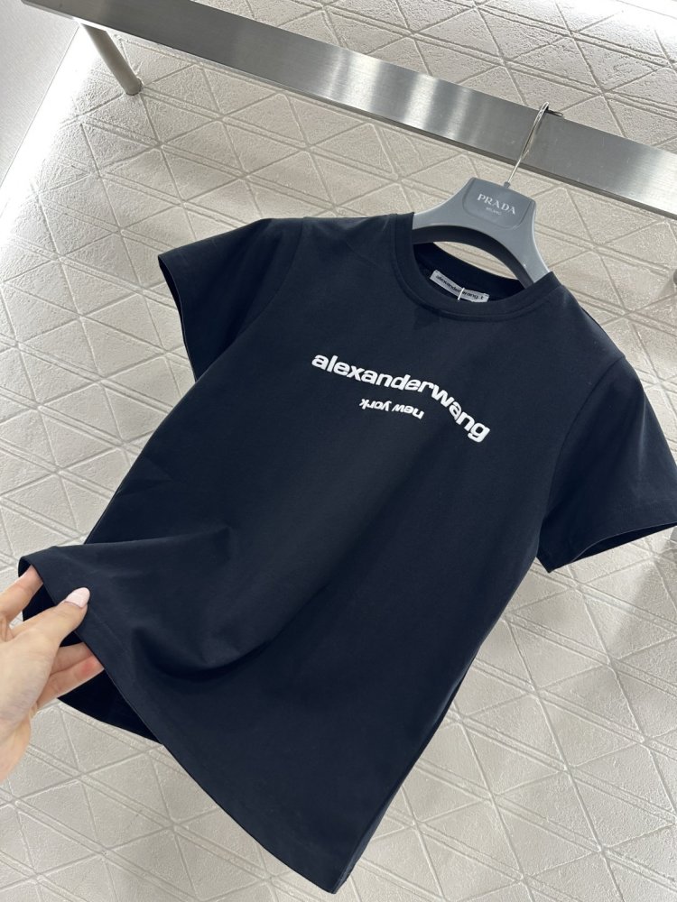 Футболка жіноча фото 6