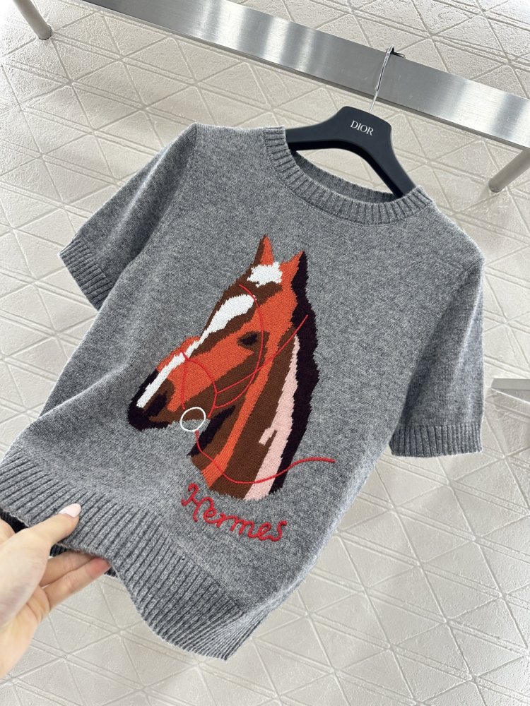 Футболка жіноча фото 6