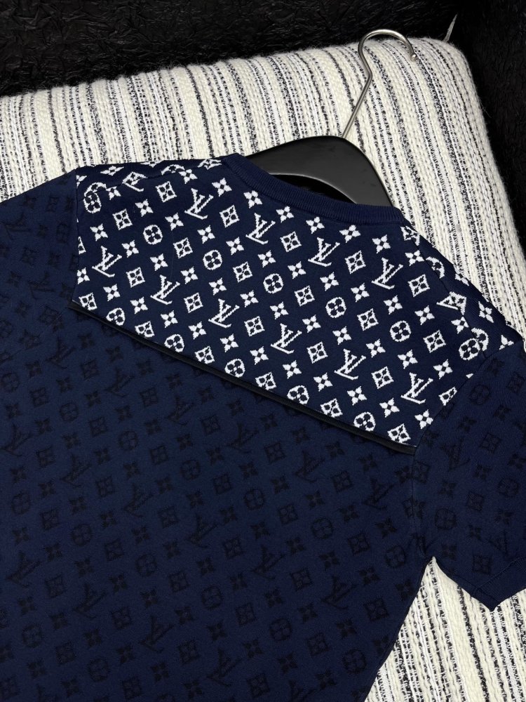 Футболка жіноча фото 7