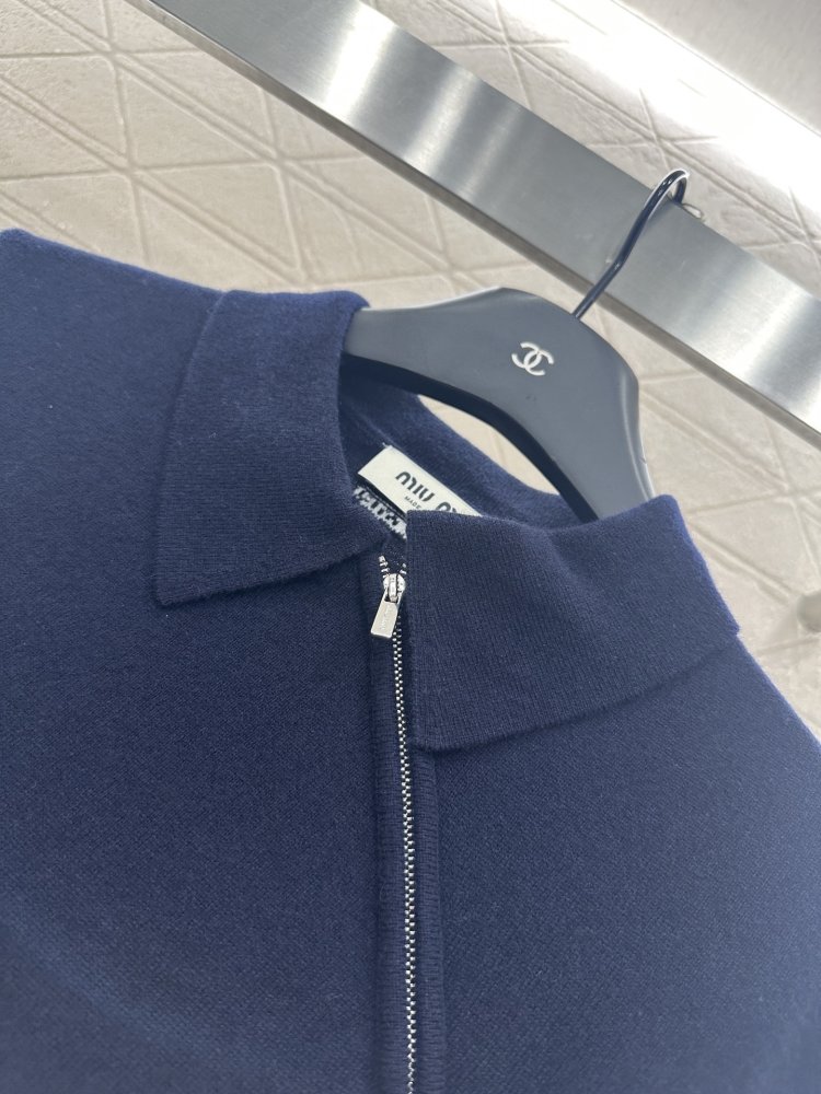 Футболка жіноча фото 7