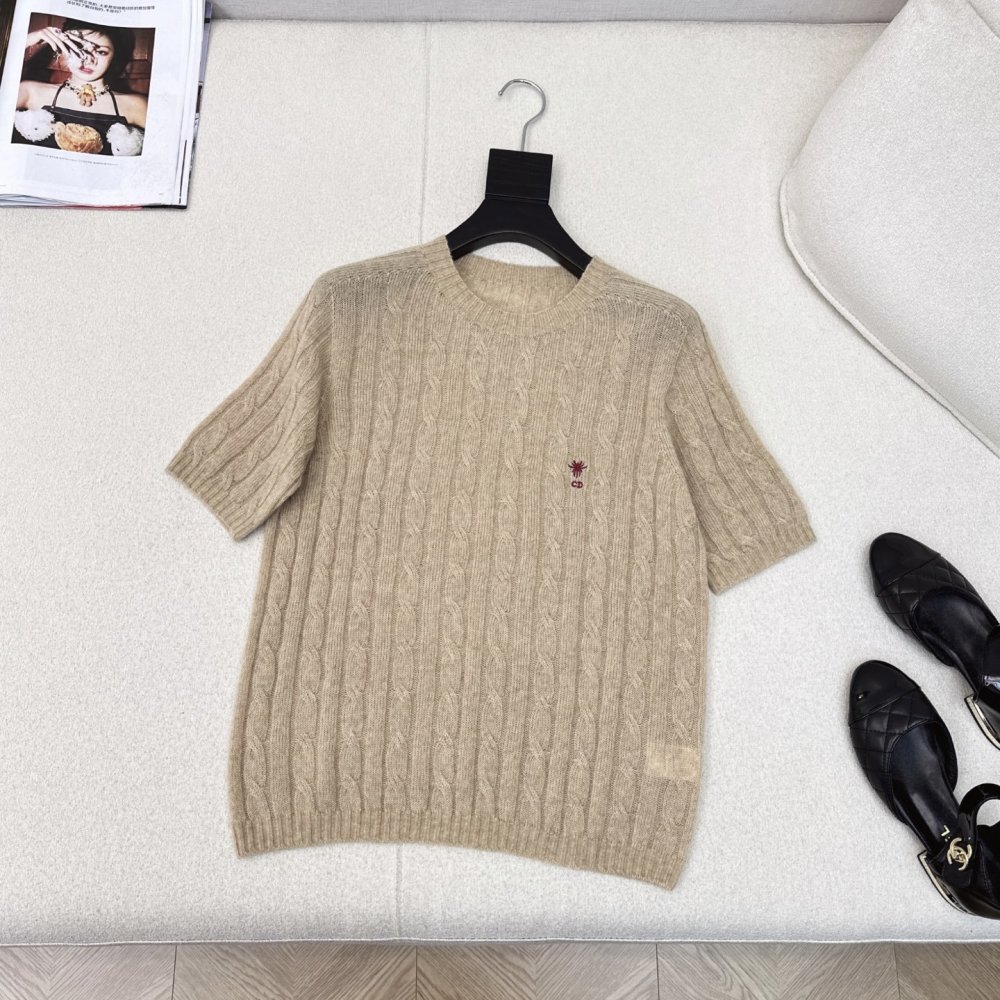 T-shirt women's фото 7