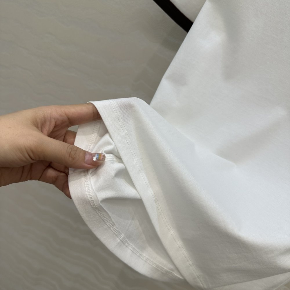 Футболка жіноча фото 7