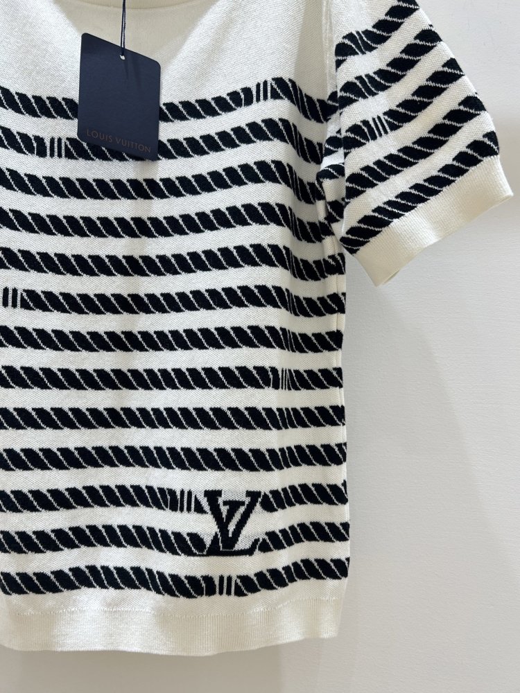 Футболка жіноча фото 7