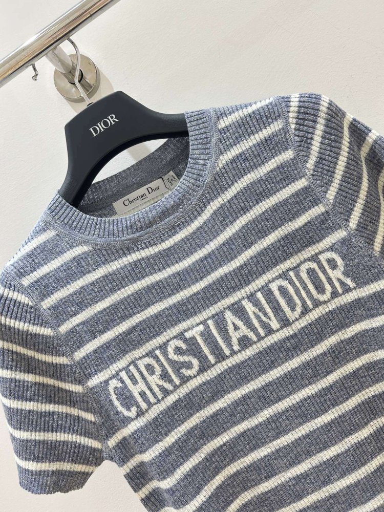 Футболка жіноча фото 7