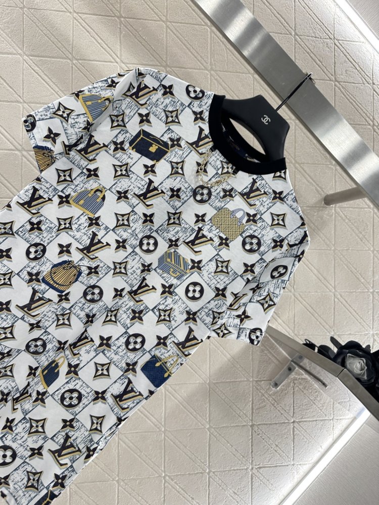 Футболка жіноча фото 7