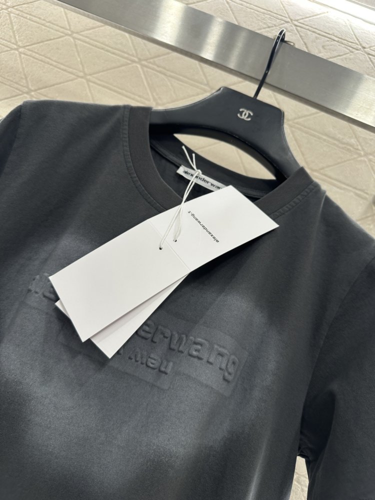 Футболка жіноча фото 7