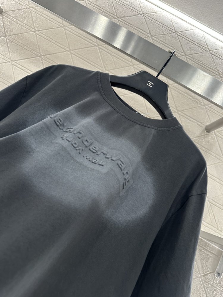 Футболка жіноча фото 7