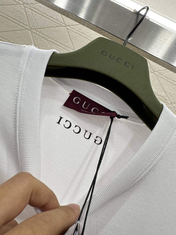 Футболка жіноча фото 7