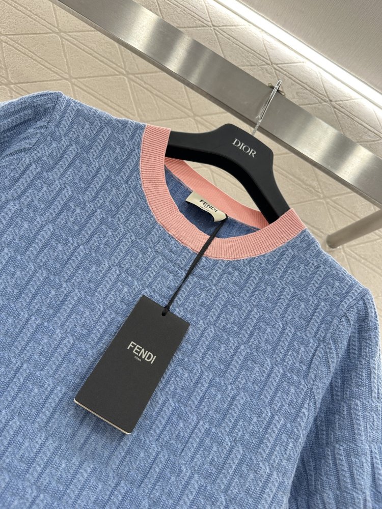 Футболка жіноча фото 7