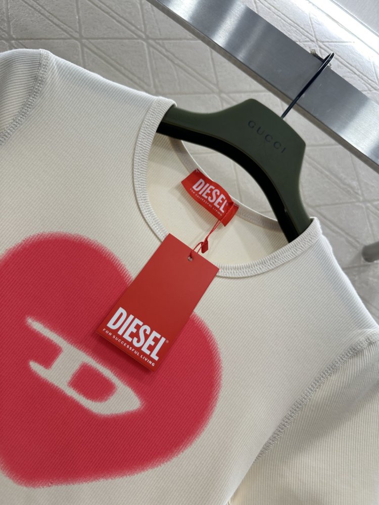 T-shirt women's фото 7