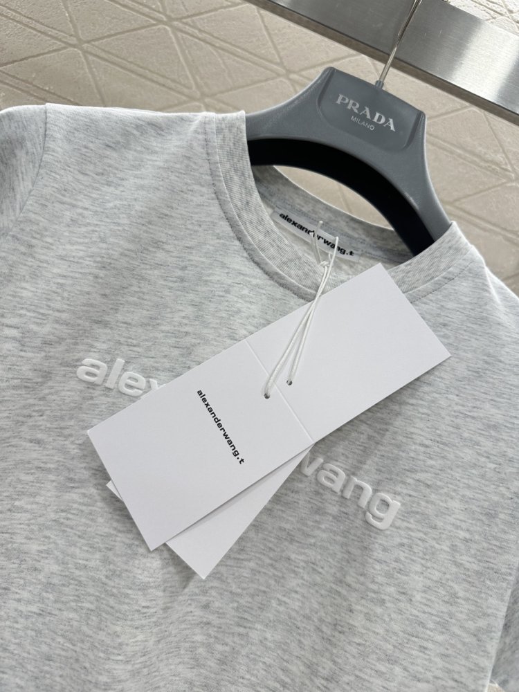 Футболка жіноча фото 7