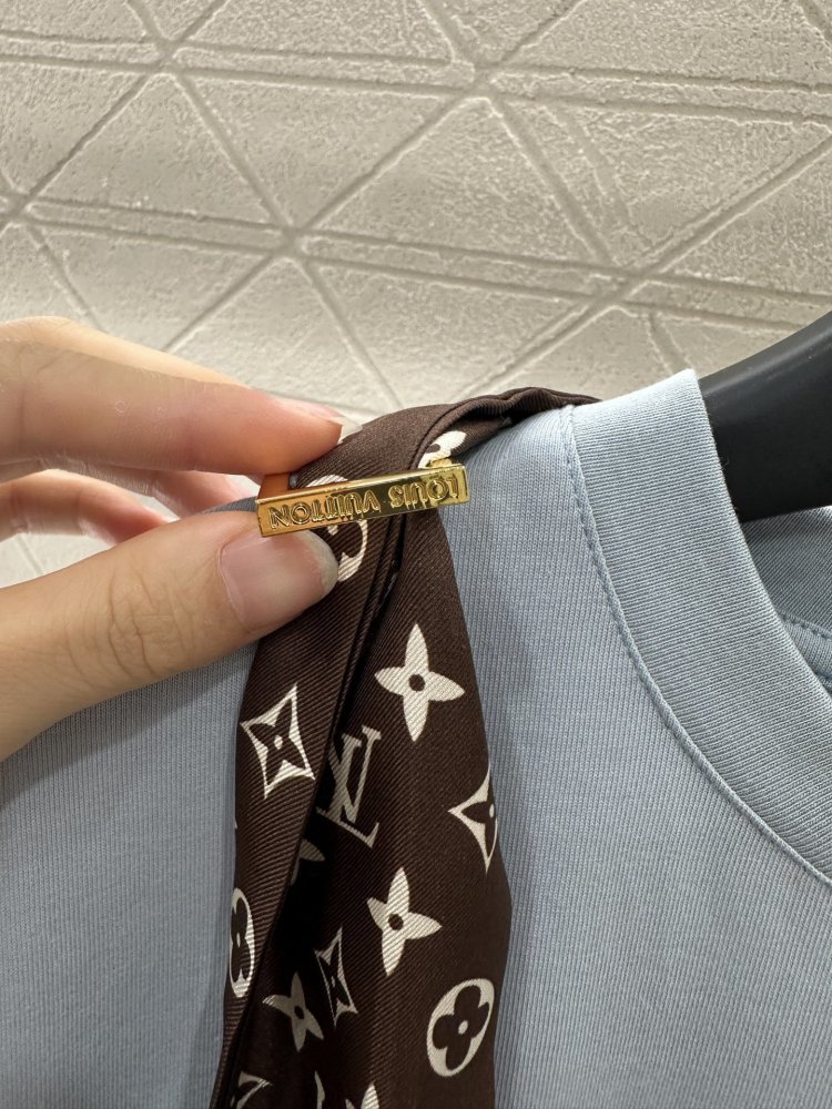 Футболка жіноча фото 8