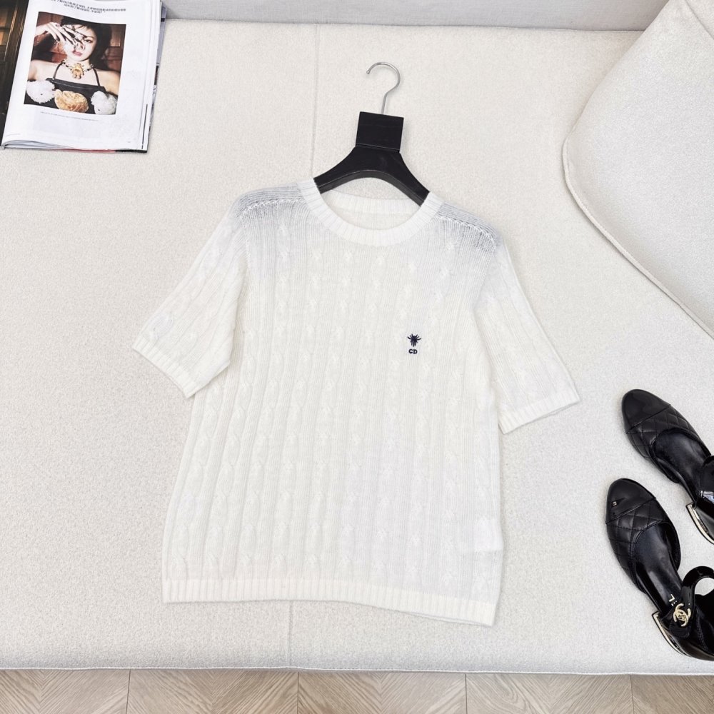 T-shirt women's фото 8