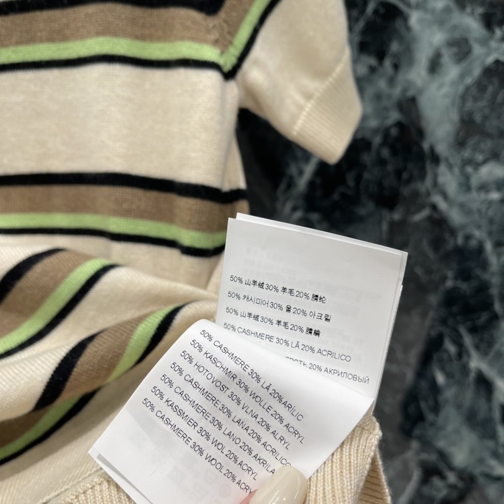 Футболка жіноча фото 8