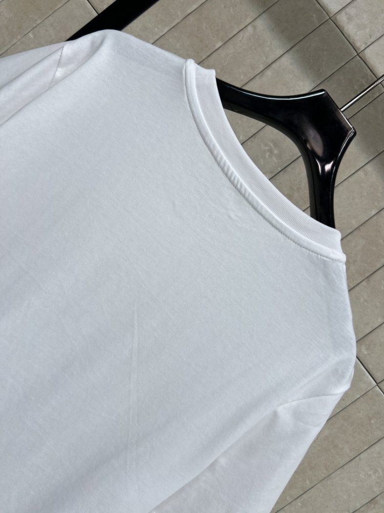 T-shirt women's фото 8