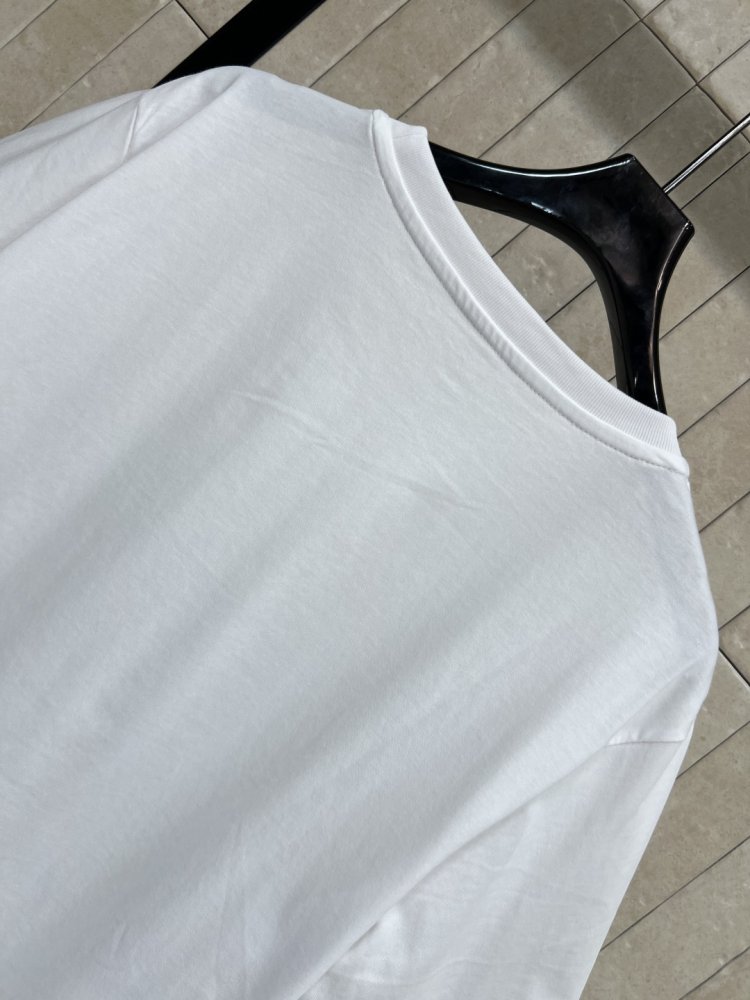 T-shirt women's фото 8