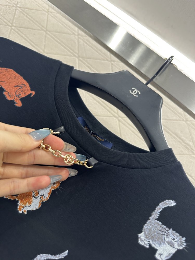 T-shirt women's фото 8